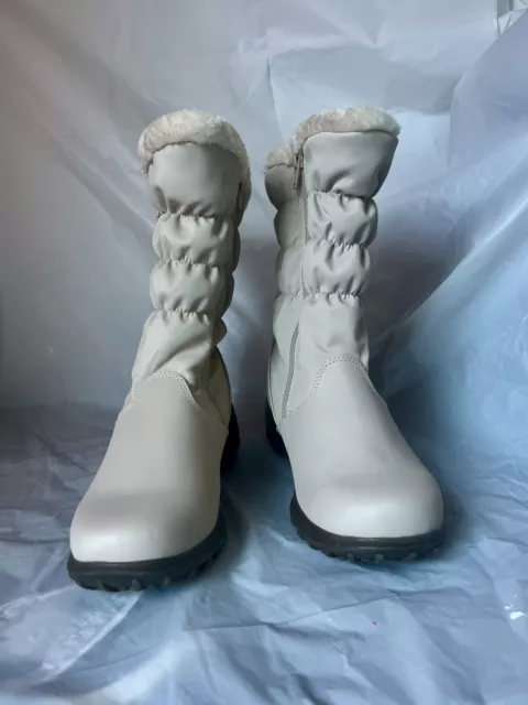 Women’s Size 6 Totes Alps Winter Boots White LB21940F NWOT