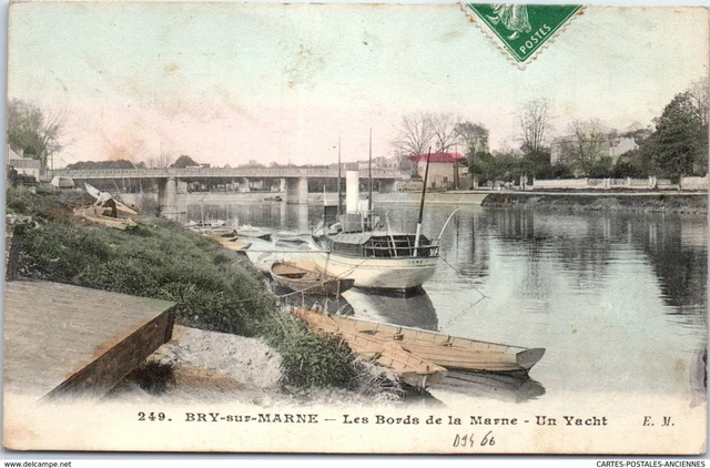 94 BRY SUR MARNE - les bords de la marne, un yacht