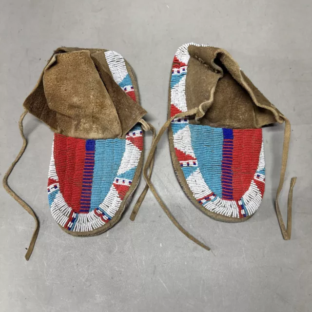 Vintage Native American Handmade Tribal Patterned Seed Beaded Moccasins
