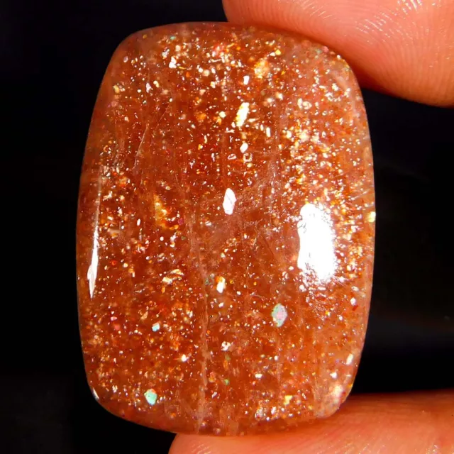 63.90Cts. Naturel Brillant Superbe Rouge Pierre de Soleil Coussin Cabochon Libre