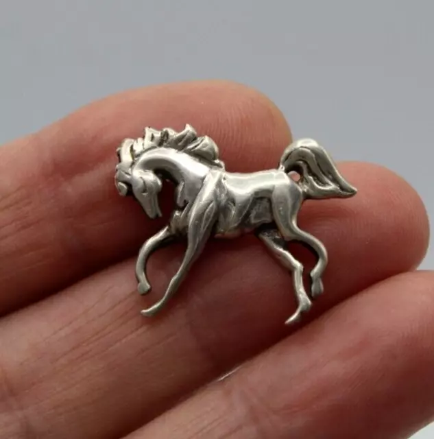 Ancien Bouton de Revers / Bouton de Col / Pin's Cheval au Galop en Argent Massif