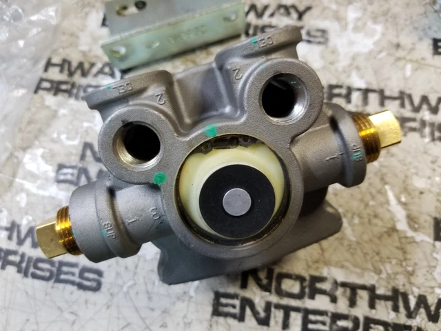 BENDIX BRAKE RELAY Valve T-298525-a $242.15 - PicClick CA