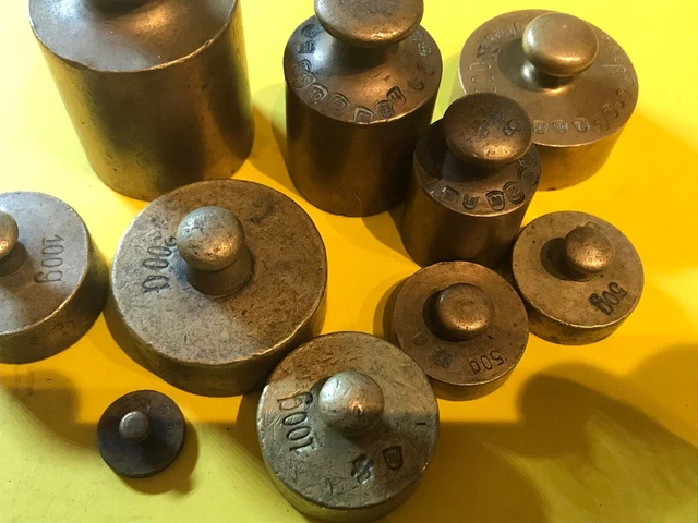 Gruppe alte Messing Gewichte Sammlerstücke mit Punzen Deko 5-500g Kaufmann 2