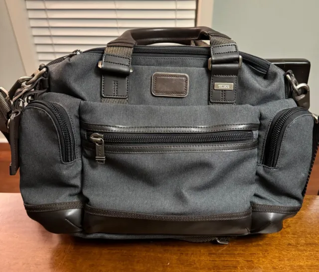 Tumi Alpha Deluxe briefcase laptop bag