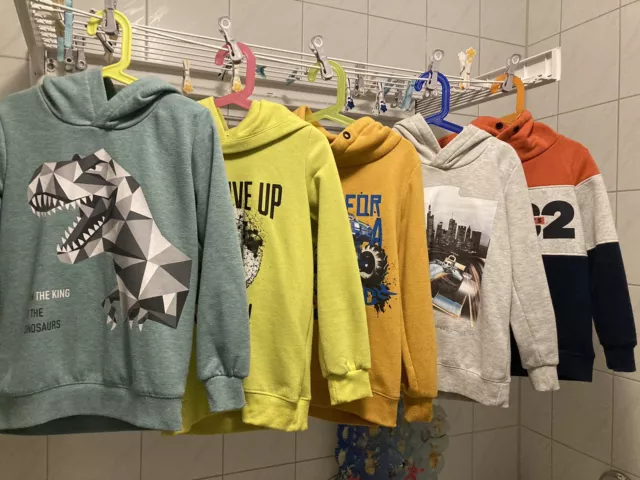 Bekleidungspaket 5 Stück Hoodies Pullover Jungen 122 /128 Jungs Dino Auto