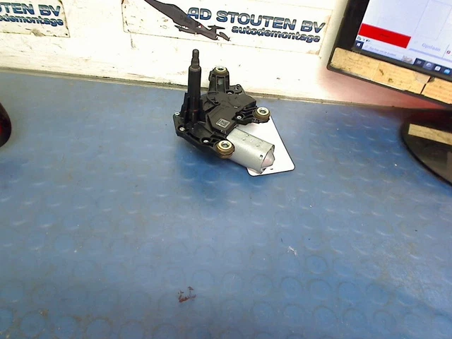 thumbnail interactive-video image 1 of A-Premium Rear Windshield Wiper Motor For Jeep Grand Cherokee (1999-2004) & Liberty (2002-2007) 1 of 2