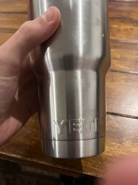 yeti rambler 20 oz tumbler stainless steel