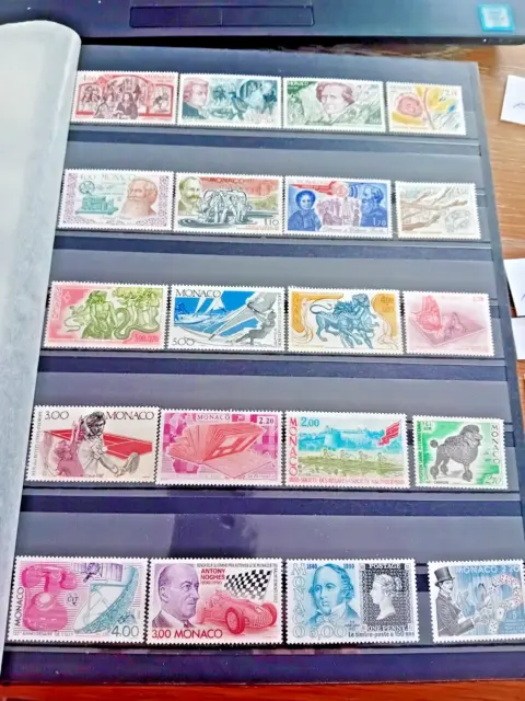Lot de 20 timbres Monaco (Lot 27) - Non oblitérés mais sans gomme Etat Correct