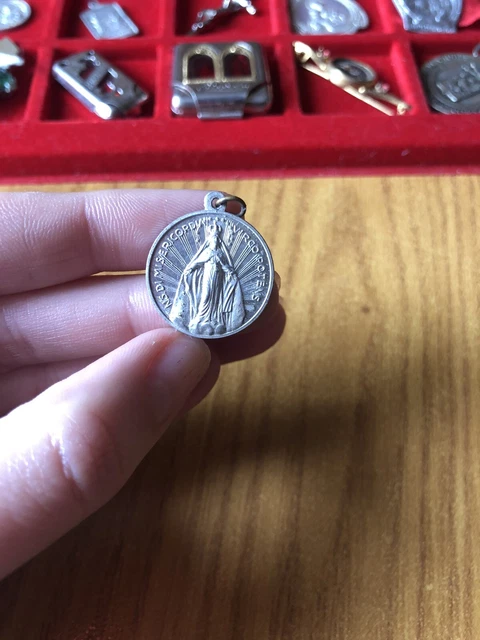 ANCIENNE MÉDAILLE RELIGIEUSE Trefle Souvenir Du Puy EUR 5,00 - FR