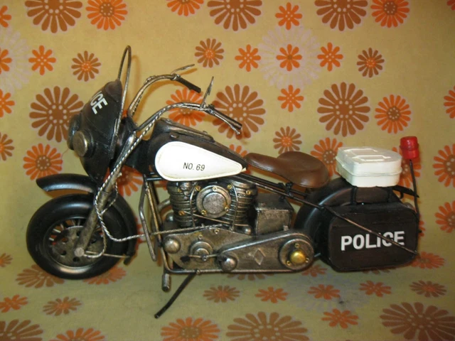 Fichier:Moto de la Police Poitier.jpg - Wikipédia