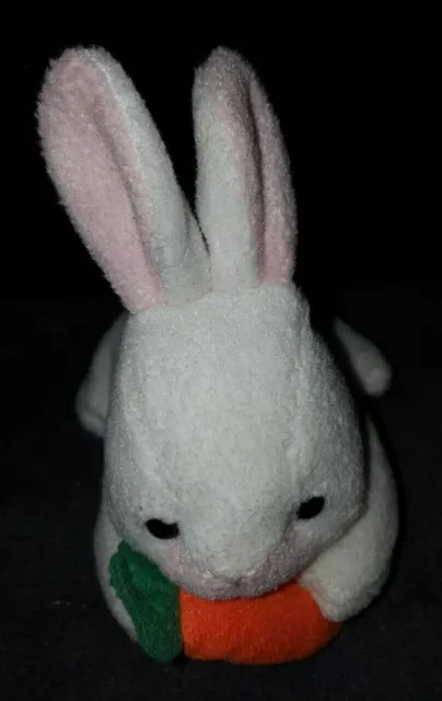 Süßes kleines Häschen weiß Hase mit Möhre Kuscheltier Stofftier Plüsch 3