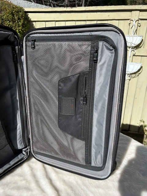 TUMI Alpha 3 International Dual Access 4 wheeled Carry On Suitcase black Spinner 14