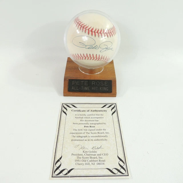 PETE ROSE Signed ONL Baseball Cincinnati Reds w/COA The Score Board