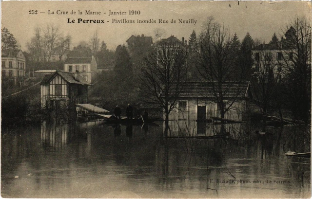 CPA Le Perreux Pavillons inondes Rue de Neuilly FRANCE (1339011)