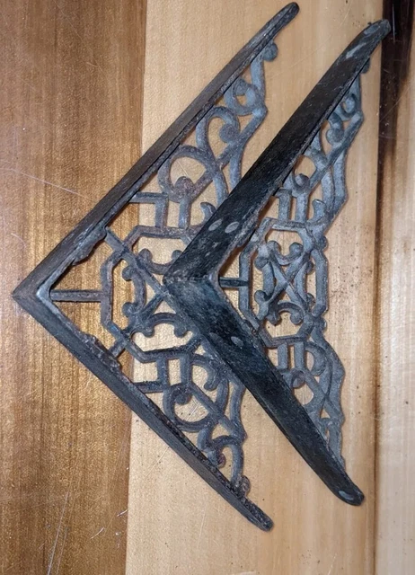 2 Antique Vintage  Small Ornate Cast Iron Shelf Brackets