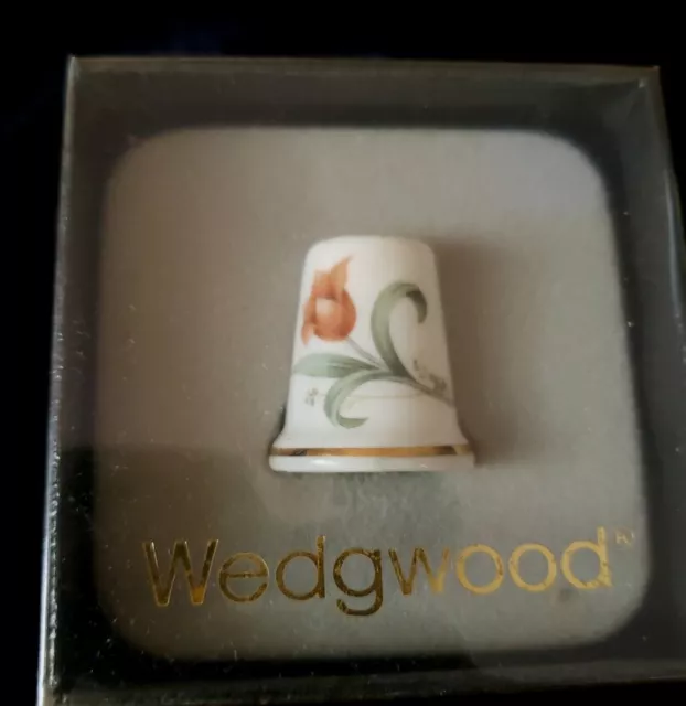 Vintage Wedgwood thimble Sealed MADE IN ENGLAND bone China