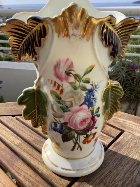 vase de mariée en porcelaine numéroté et signé du XIX siecle