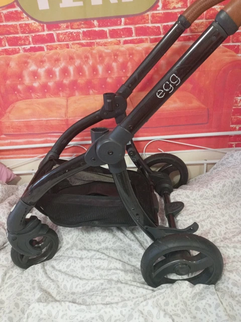EGG PRAM FRAME Chassis With Wheels Jurassic Tan Handle 169.90 PicClick UK