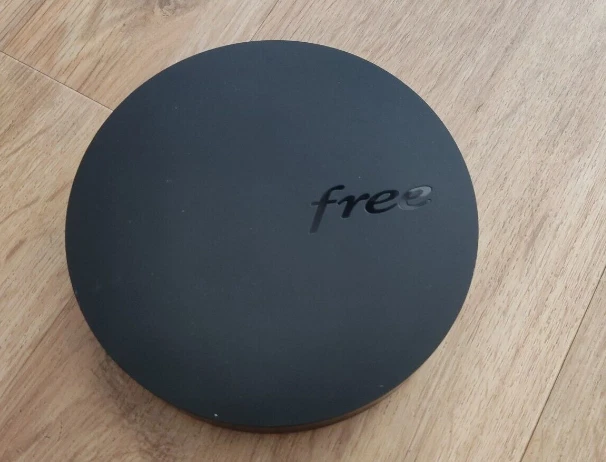 Décodeur Freebox POP Player – Avec Télécommande Et Alimentation – Occasion