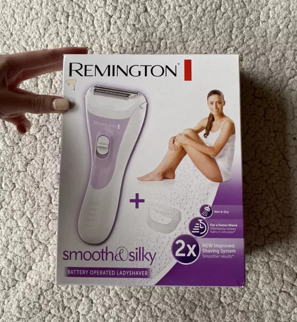 Remington WSF5060 Rasoio bagnato/asciutto - Bianco/viola. Rasoio da signora, nuovissimo.