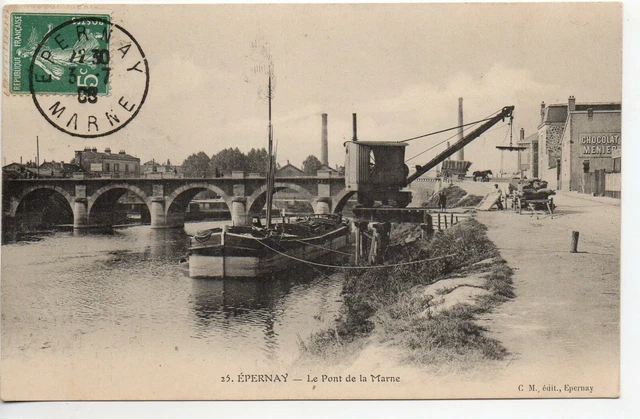 EPERNAY - Marne - CPA 51 - Péniches - bords de Marne  - quais déchargement