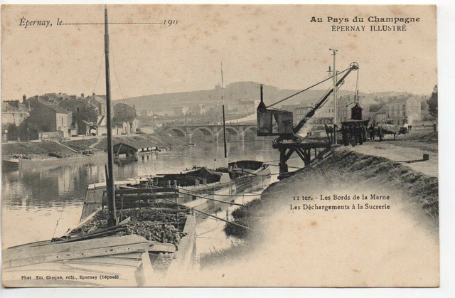 EPERNAY - Marne - CPA 51 - Péniches - bords de Marne déchargement à la sucrerie