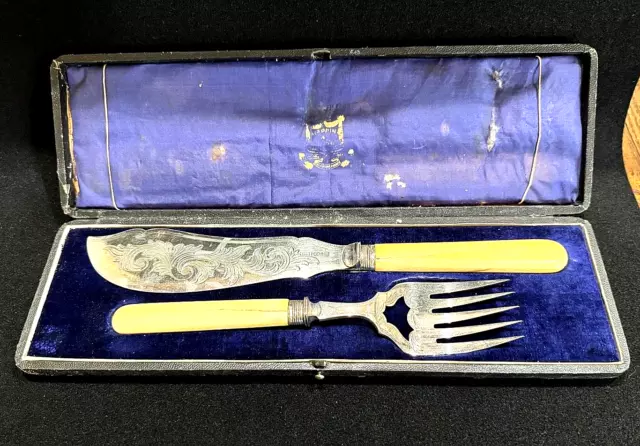 Antique Mappin & Webb Ltd English Silverplate Fish Serving Set Fork Knife Boxed