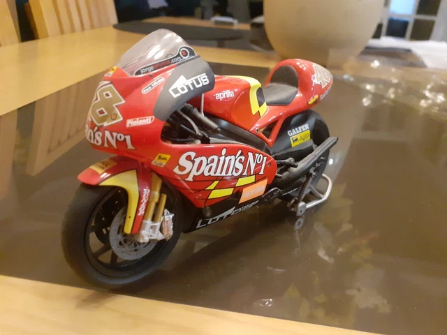 Moto Altaya échelle 1/12 - Aprilia RSW250 Jorge Lorenzo 2006
