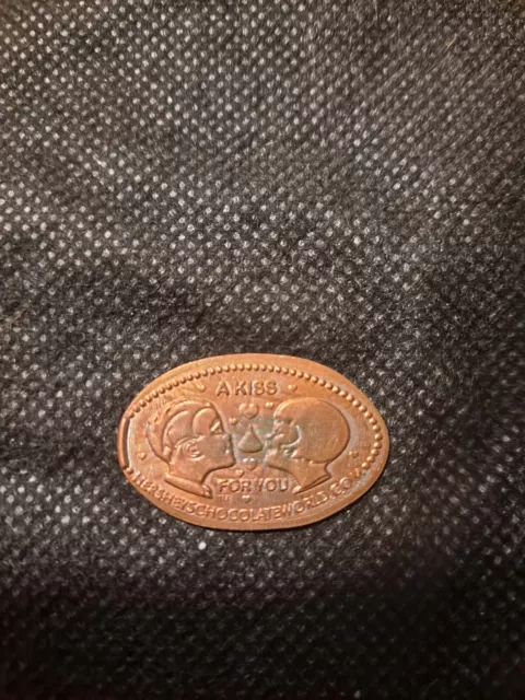 A KISS FOR YOU HERSHEYSCHOCOLATEWORLD.COM ELONGATED PENNY TOKEN!    e9089UXX