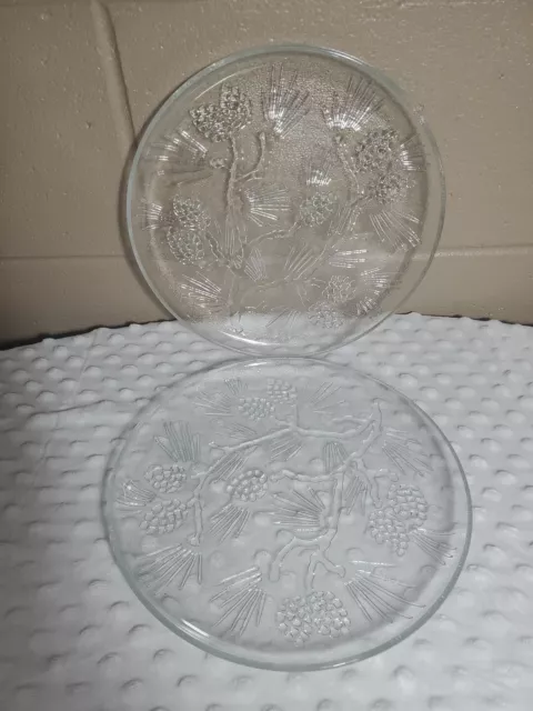 TIARA INDIANA GLASS PONDEROSA PINE 10 inch PLATES SET OF 2