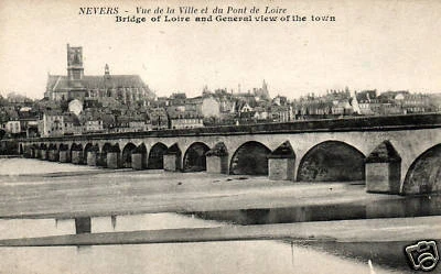 CPA 58 NEVERS  vue de la ville et du pont de loire