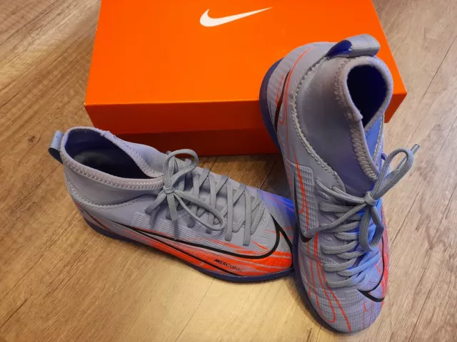 Nike Fußballschuhe Mercurial JR Superfly 8 Club Kylian Mbappé IC Gr. 36 Kinder