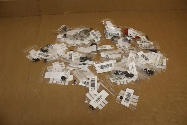 Job Lot of Mercedes Parts Approx 59 Lines 118 parts New Genuine Mercedes Parts