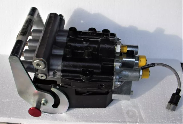 Kubota Pump, Leveling Hydraulic Valve 7J447-67014