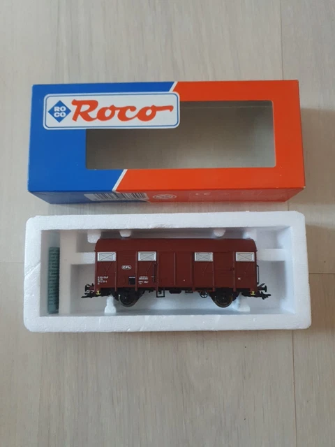 ROCO HO - Couvert 2 essieux Gs, permaplex, brun UIC, SNCF, ép. IV réf