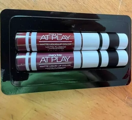 MARY KAY At Play mini matte Liquid Lip Color Kid rot & Violett / Neu