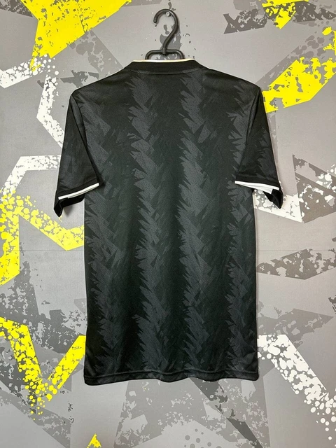 Juventus, svelate la seconda e la terza maglia per la prossima stagione