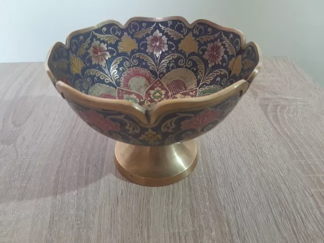 Colorful Vintage Flowery Enameled Pedestal Bowl, Ancien Bol de Piédestal émaillé