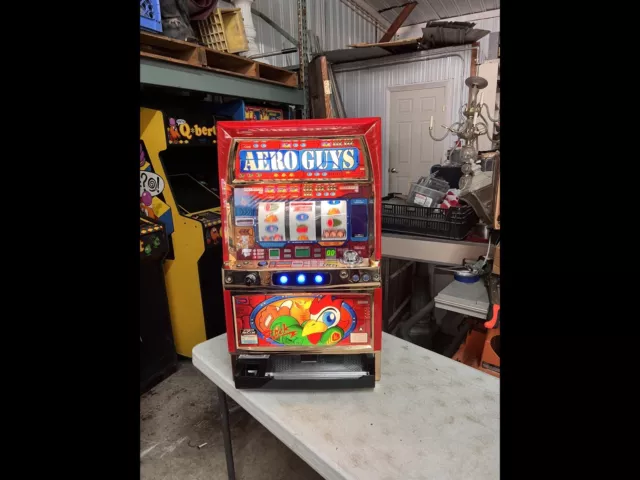Pachislo Aero Guys Slot Machine / Clean Serviced / Spinning Reels /