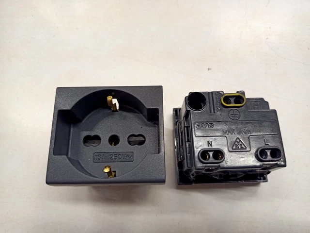 Presa Unel Bipasso 2P T10/16A Serie Blanc AVE 45990/15TS - Foto 12