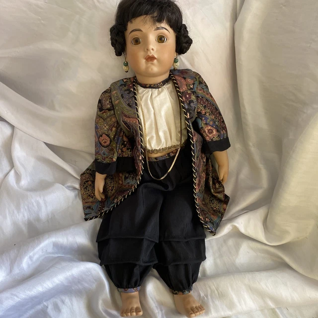 BRU JNE Arabic Asian Doll Pierced Ears 1998 Jointed Legs and Arms