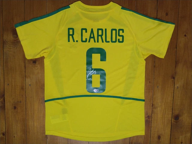 Maillot Du Brésil 2004-06 Signé Par Roberto Carlos - Pièce De Collection Cadre Supérieur