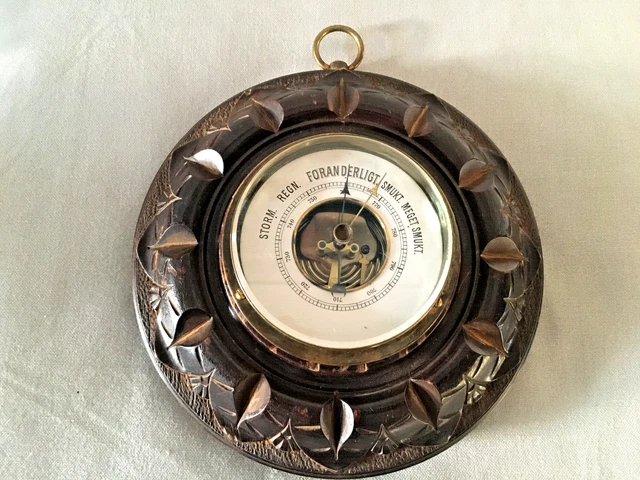 Barometer aus Dänemark - Vintage in klassischem, handgeschnitztem, Holzrahmen