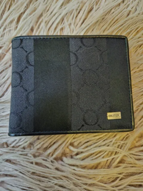 Oroton wallet signature black