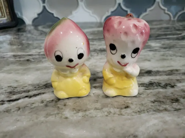 Vintage Anthropomorphic Strawberry Peach Yellow Dress Salt Pepper Shakers Japan