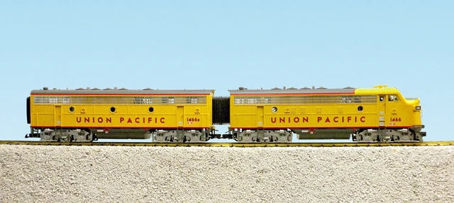 Locomotive USA Trains échelle G – S4 New Haven – Fumée, LED, Analogique R22565