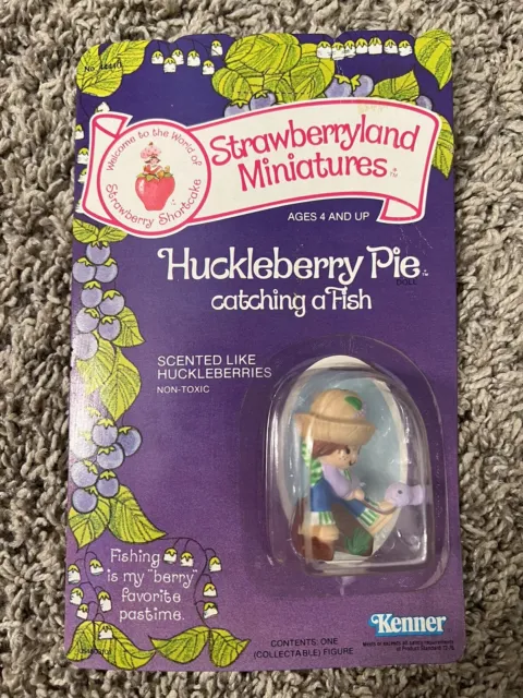 Vtg Strawberryland Miniatures Huckleberry Pie Catching a Fish NIB Kenner MINT!!
