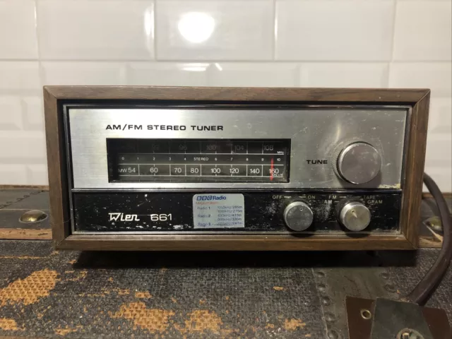 Vintage / Retro 1970s Wien 661 AM / FM Stereo Tuner with wood effect surround