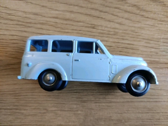 Miniature Heco Modèles 1/43 Renault Juvaquatre Jaune – Collection, état Occasion