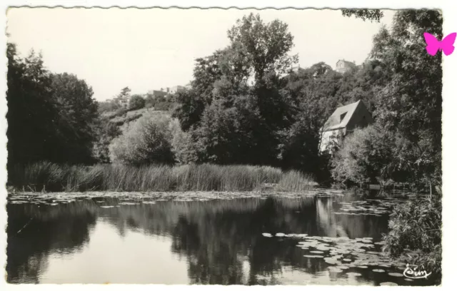 Carte Postale 79 - THOUARS - Moulin de Crevant sur les Bords du Thouet